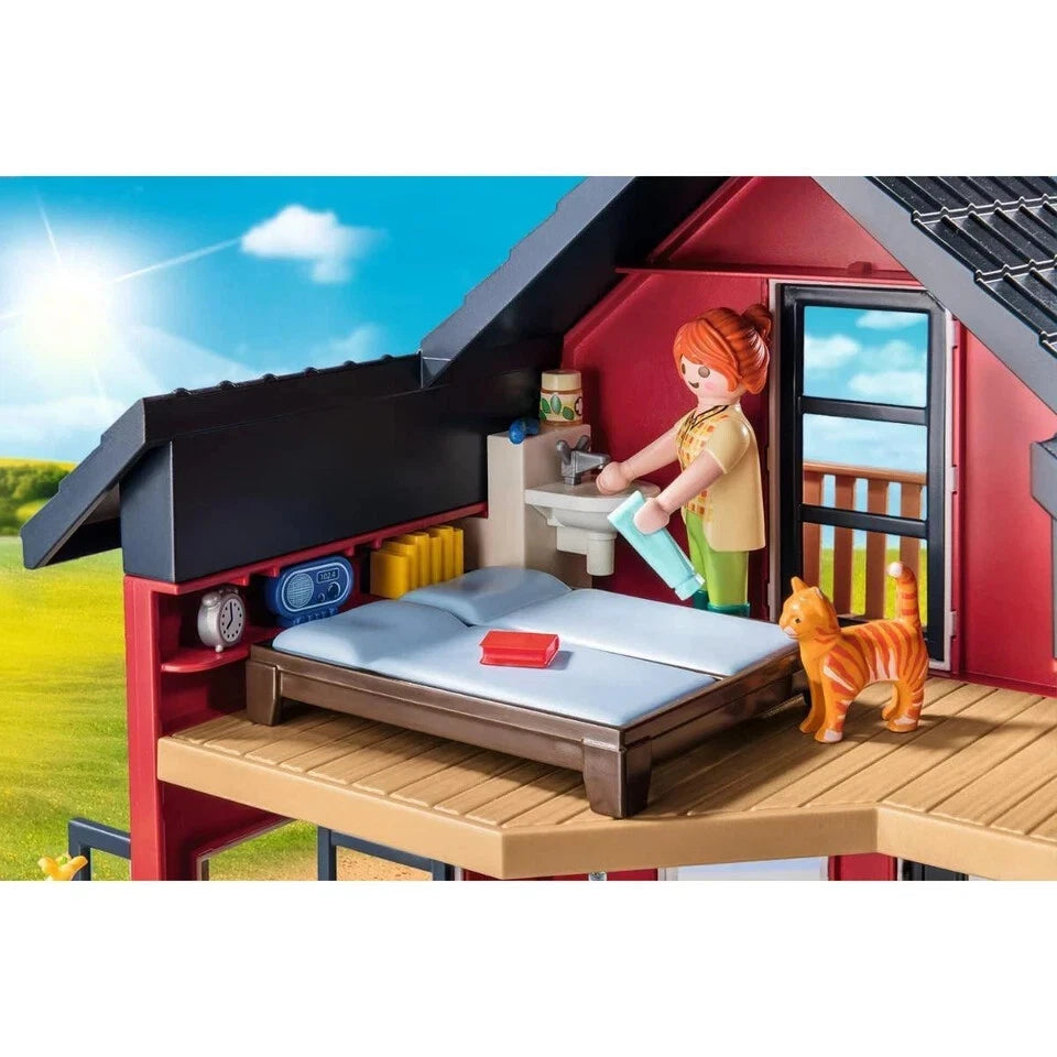 PLAYMOBIL COUNTRY FARMHOUSE WITH OUTDOOR AREA